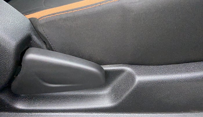 2019 Renault Kwid CLIMBER 1.0 AT, Petrol, Automatic, 7,327 km, Driver Side Adjustment Panel