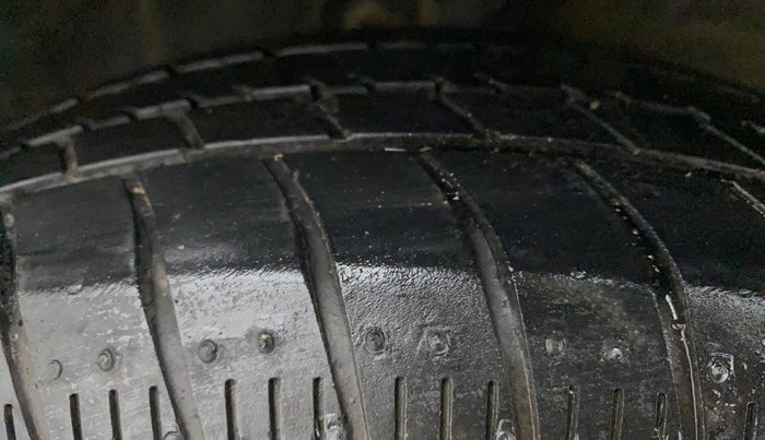 2016 Maruti Celerio ZXI AMT, Petrol, Automatic, 53,860 km, Right Front Tyre Tread