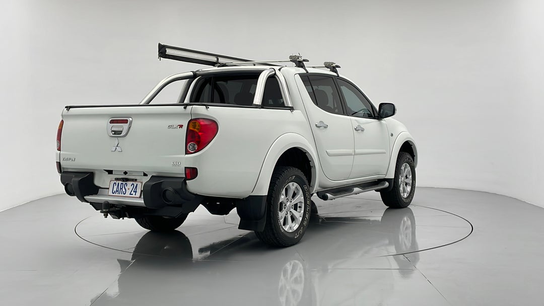 Right Back Diagonal (45- Degree) View