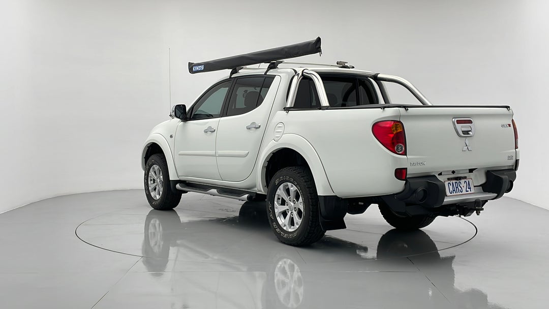 Left Back Diagonal (45- Degree) View