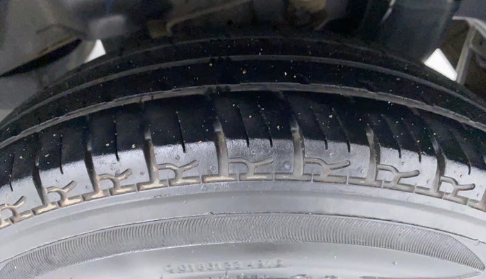 2017 Hyundai Eon ERA PLUS, Petrol, Manual, 46,413 km, Left Rear Tyre Tread