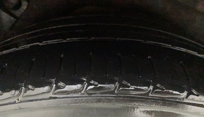 2016 Hyundai Verna 1.6 CRDI SX, Diesel, Manual, 67,464 km, Right Rear Tyre Tread