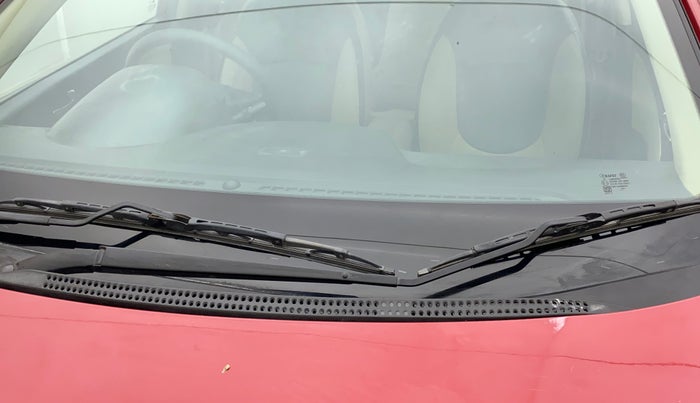 2016 Hyundai Verna 1.6 CRDI SX, Diesel, Manual, 67,464 km, Front windshield - Rubber blade broken or missing
