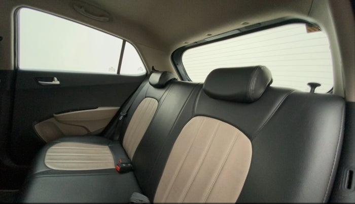2015 Hyundai Grand i10 ASTA AT 1.2 KAPPA VTVT, Petrol, Automatic, 55,629 km, Right Side Rear Door Cabin