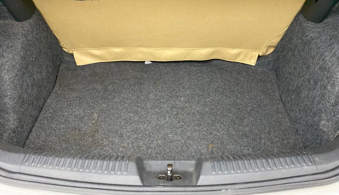 2015 Volkswagen Polo HIGHLINE1.2L PETROL, Petrol, Manual, 92,711 km, Boot Inside