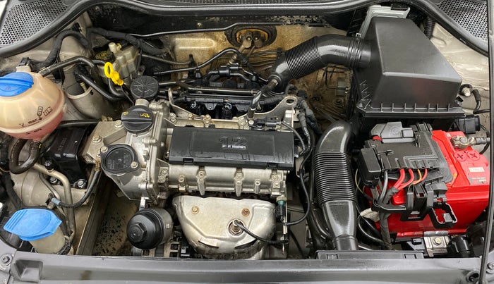 2015 Volkswagen Polo HIGHLINE1.2L PETROL, Petrol, Manual, 92,711 km, Open Bonet