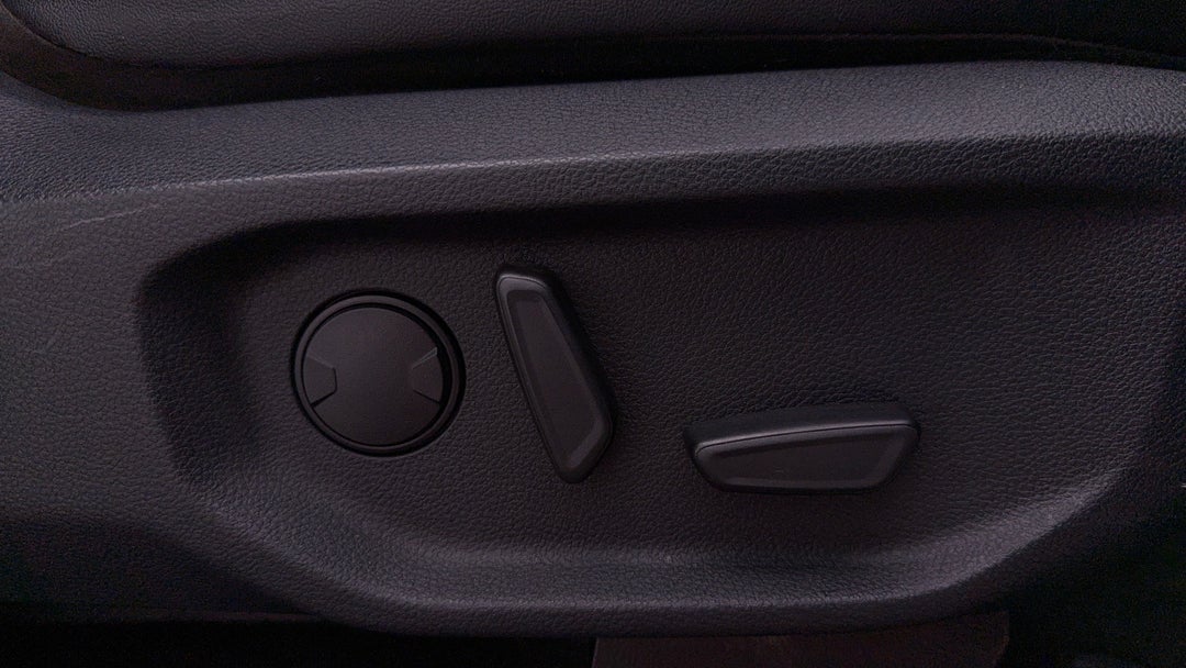 2023 Ford Ranger Sport 3.0 (4x4), Automatic, 60145 km, Drivers Side Adjustment Panel