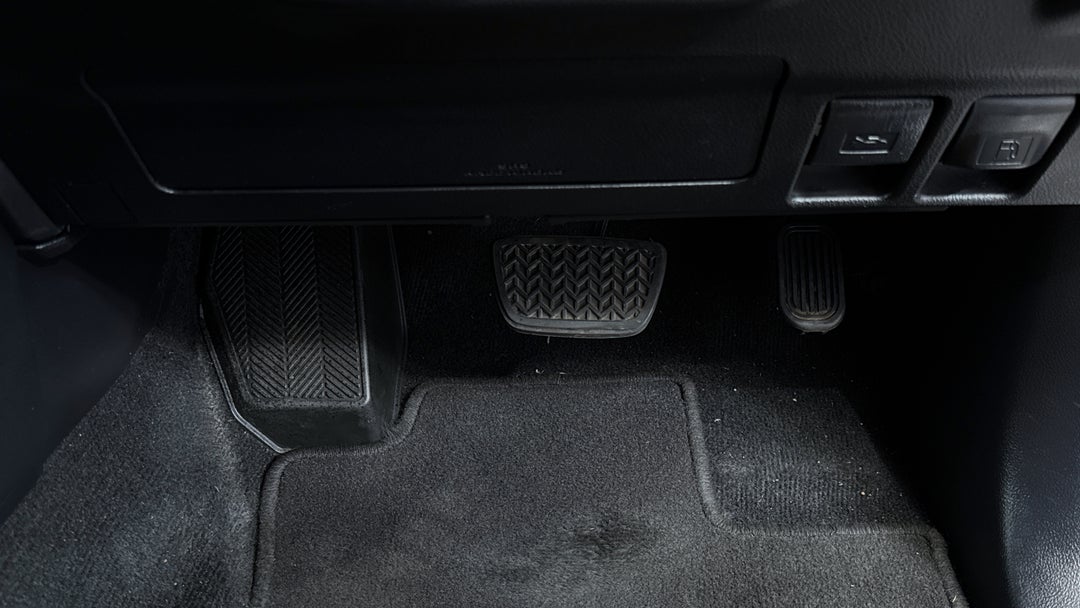 2019 Toyota Landcruiser Prado Gxl (4x4), Automatic, 93046 km, Pedals and Footmat