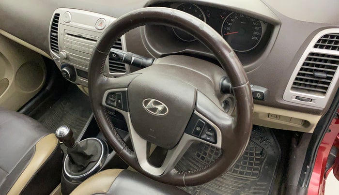 2010 Hyundai i20 SPORTZ 1.2, Petrol, Manual, 46,385 km, Steering wheel - Steering cover is minor torn