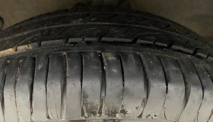 2010 Hyundai i20 SPORTZ 1.2, Petrol, Manual, 46,385 km, Left Front Tyre Tread