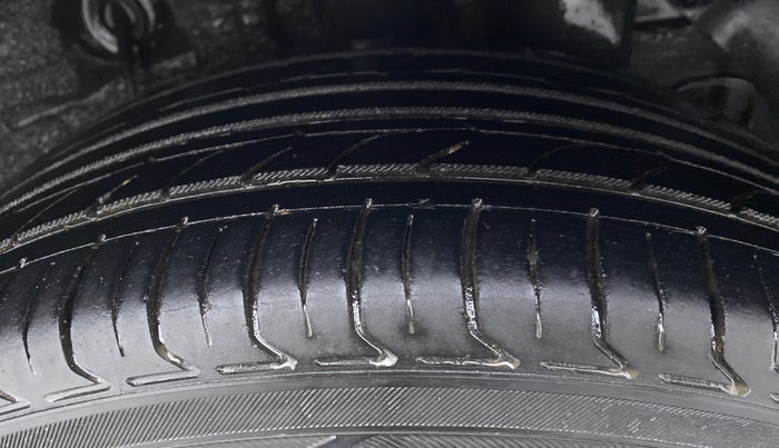 2017 Hyundai Elite i20 ASTA 1.2 (O), Petrol, Manual, 87,142 km, Left Rear Tyre Tread