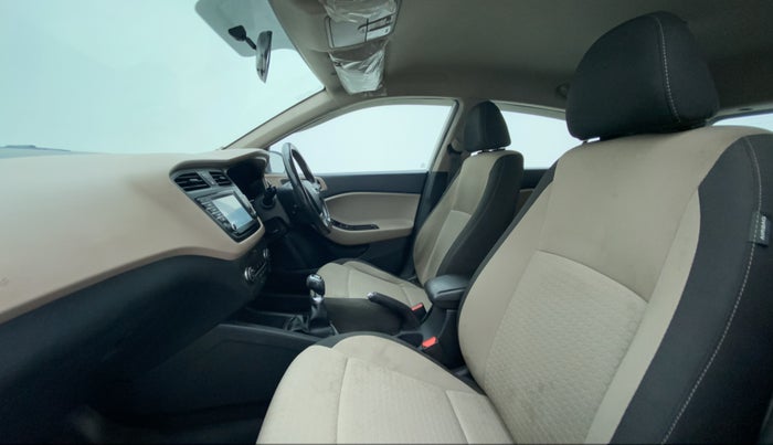 2017 Hyundai Elite i20 ASTA 1.2 (O), Petrol, Manual, 87,142 km, Right Side Front Door Cabin