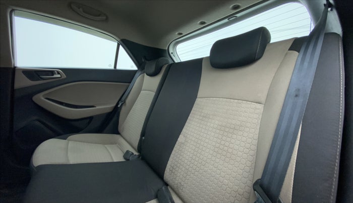 2017 Hyundai Elite i20 ASTA 1.2 (O), Petrol, Manual, 87,142 km, Right Side Rear Door Cabin