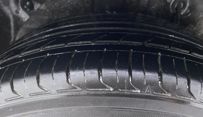 2017 Hyundai Elite i20 ASTA 1.2 (O), Petrol, Manual, 87,142 km, Right Rear Tyre Tread