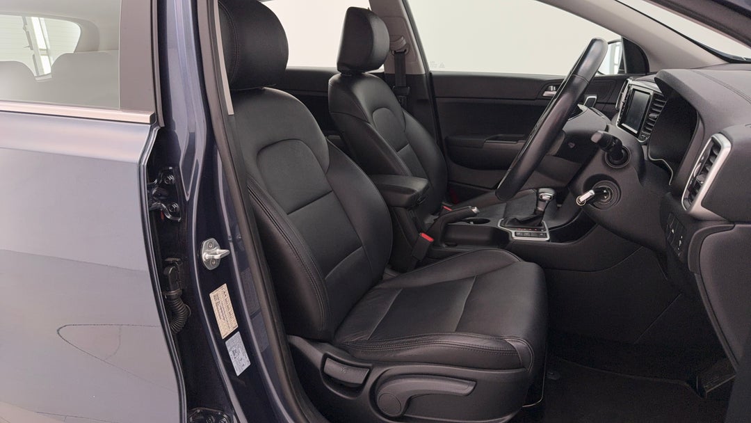 2021 Kia Sportage S (FWD), Automatic, 80399 km, Right Side Front Door Cabin View