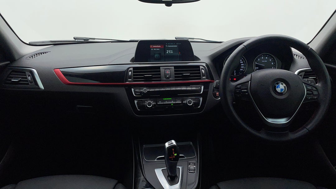 2017 BMW 1 18i Sport Line, Automatic, 94204 km, Dashboard View