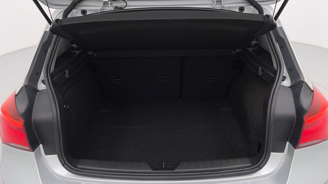 2017 BMW 1 18i Sport Line, Automatic, 94204 km, Boot Inside View