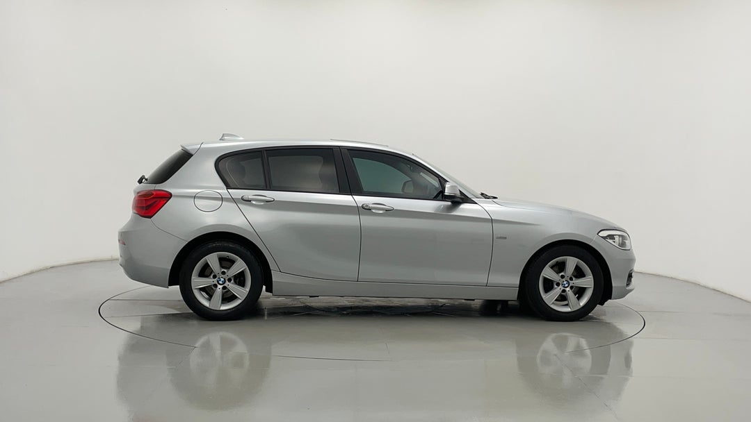 2017 BMW 1 18i Sport Line, Automatic, 94204 km, Right Side View
