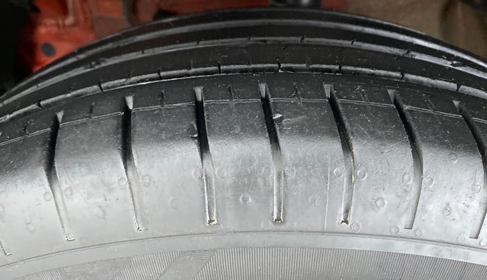 2019 Mahindra XUV300 1.5 W6 MT, Diesel, Manual, 22,770 km, Left Front Tyre Tread