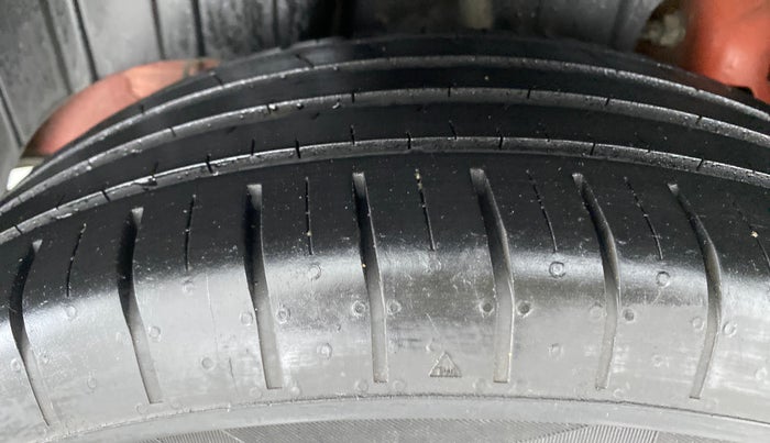 2019 Mahindra XUV300 1.5 W6 MT, Diesel, Manual, 22,770 km, Right Rear Tyre Tread