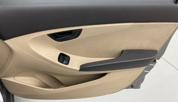 2012 Hyundai Eon MAGNA PLUS, Petrol, Manual, 76,556 km, Driver Side Door Panels Control