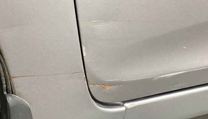 2012 Hyundai Eon MAGNA PLUS, Petrol, Manual, 76,556 km, Front passenger door - Slight discoloration