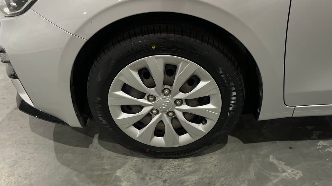 2020 Kia Cerato S, Automatic, 100304 km, Left Front Wheel