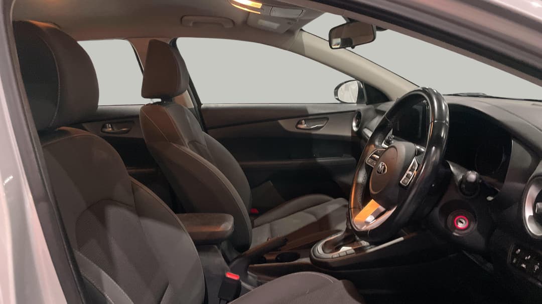 2020 Kia Cerato S, Automatic, 100304 km, Right Side Front Door Cabin View