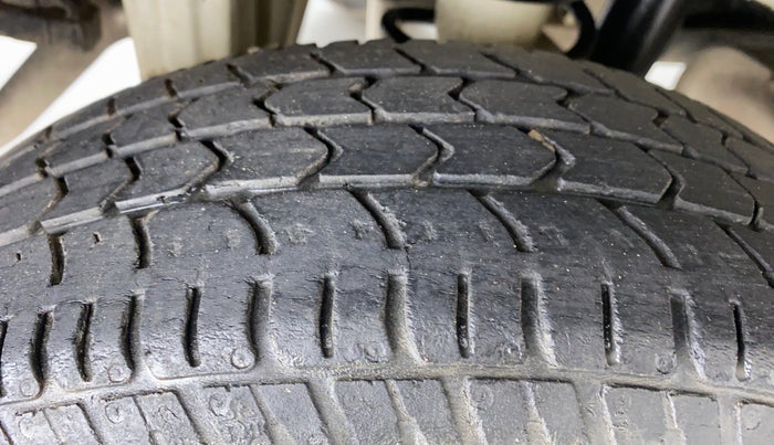 2015 Maruti Alto K10 LXI P, Petrol, Manual, 33,979 km, Right Rear Tyre Tread