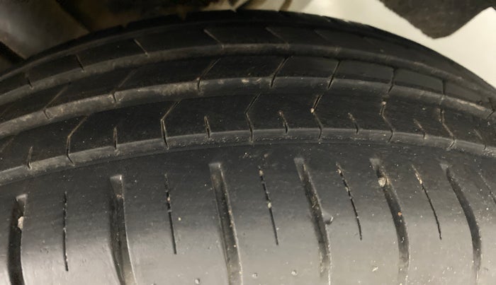 2018 Maruti Baleno ZETA 1.2 K12, Petrol, Manual, 13,442 km, Right Rear Tyre Tread