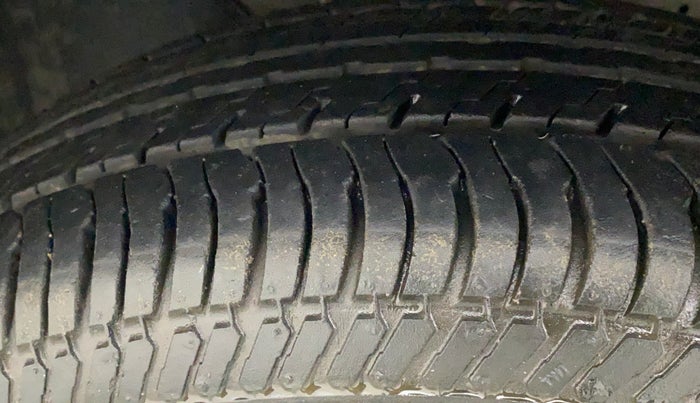 2014 Hyundai Elite i20 MAGNA 1.2, Petrol, Manual, 36,036 km, Left Front Tyre Tread