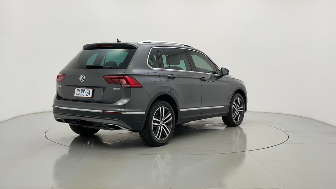 Right Back Diagonal (45- Degree) View