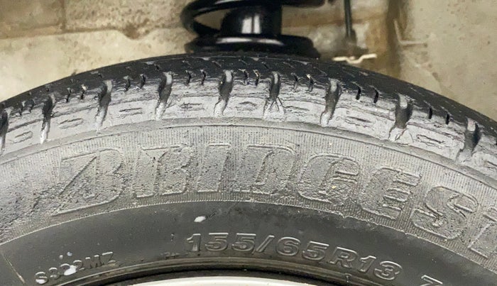 2017 Maruti Alto K10 VXI, Petrol, Manual, 34,853 km, Left front tyre - Minor crack