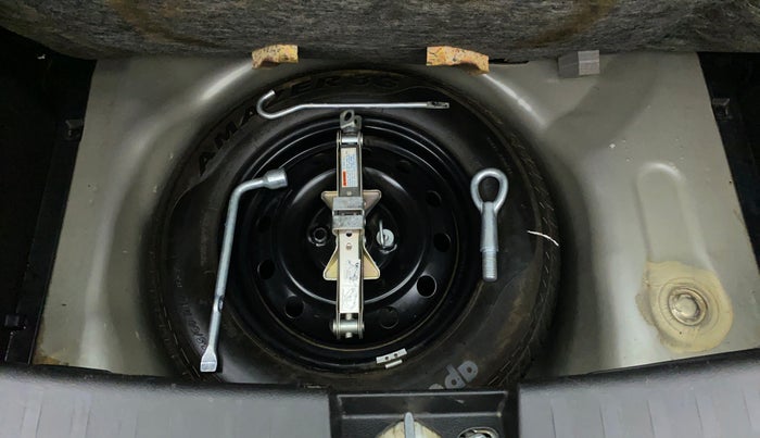 2015 Maruti Swift VXI D, Petrol, Manual, 24,955 km, Spare Tyre