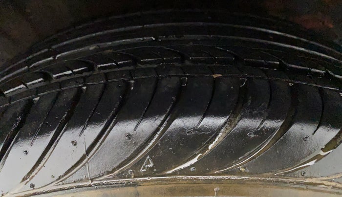 2014 Hyundai i20 SPORTZ 1.2 VTVT, Petrol, Manual, 22,704 km, Left Front Tyre Tread