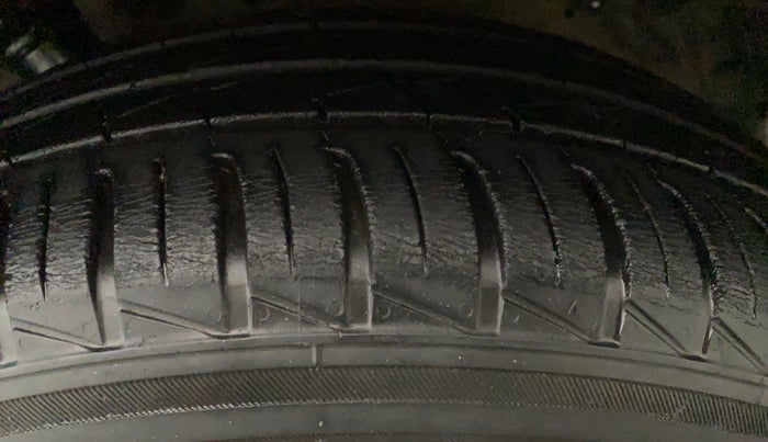 2014 Maruti Celerio VXI, Petrol, Manual, 66,046 km, Left Rear Tyre Tread