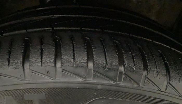 2014 Maruti Celerio VXI, Petrol, Manual, 66,046 km, Right Front Tyre Tread