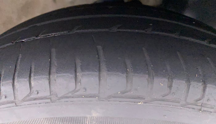 2017 Maruti IGNIS ALPHA 1.2 K12, Petrol, Manual, 84,183 km, Right Front Tyre Tread
