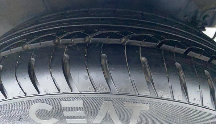 2016 Hyundai Xcent SX 1.2, Petrol, Manual, 26,154 km, Left Rear Tyre Tread