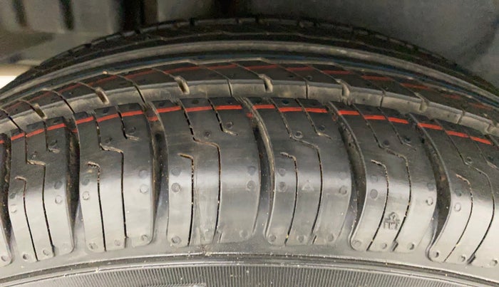 2014 Maruti Swift Dzire VXI, Petrol, Manual, 98,603 km, Right Rear Tyre Tread
