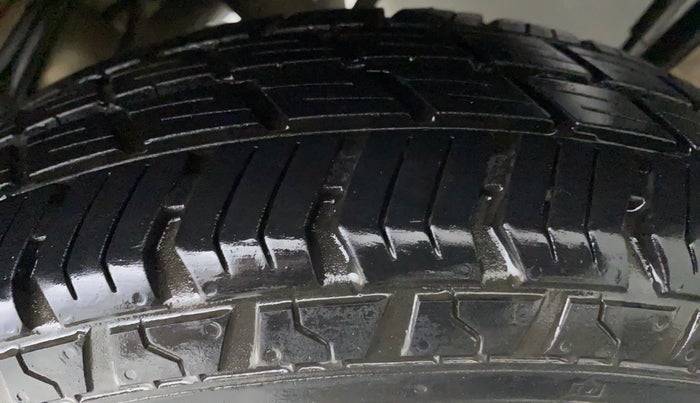 2018 Maruti Alto 800 VXI, Petrol, Manual, 16,319 km, Left Rear Tyre Tread
