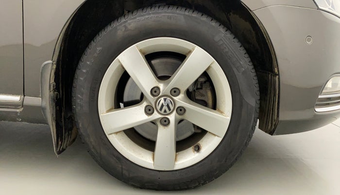 2012 Volkswagen Passat HIGHLINE DSG, Diesel, Automatic, 49,304 km, Right Front Wheel