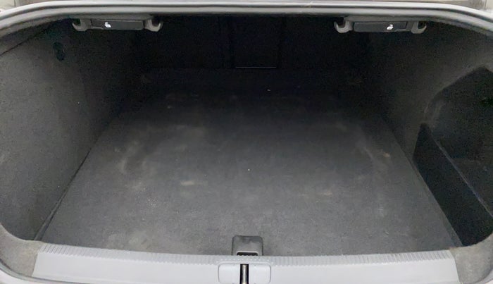2012 Volkswagen Passat HIGHLINE DSG, Diesel, Automatic, 49,304 km, Boot Inside