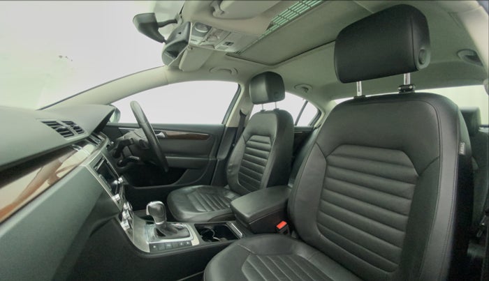 2012 Volkswagen Passat HIGHLINE DSG, Diesel, Automatic, 49,304 km, Right Side Front Door Cabin