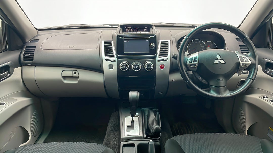 2015 Mitsubishi Challenger (4x4), Automatic, 115096 km, Dashboard View