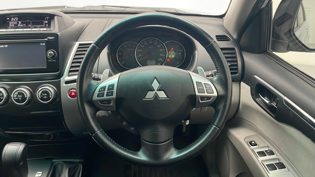 2015 Mitsubishi Challenger (4x4), Automatic, 115096 km, Steering Wheel Close-up