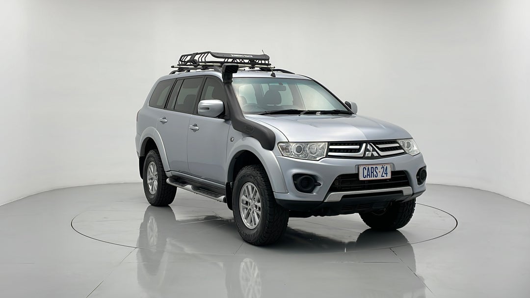 2015 Mitsubishi Challenger (4x4), Automatic, 115096 km, Right Front Diagonal (45- Degree) View