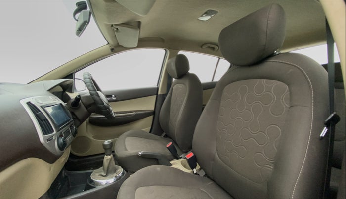 2011 Hyundai i20 MAGNA O 1.2, Petrol, Manual, 24,554 km, Right Side Front Door Cabin