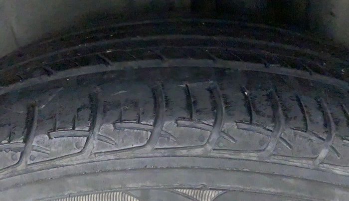 2017 Maruti Ciaz DELTA 1.3 DDIS SHVS, Diesel, Manual, 86,453 km, Left Rear Tyre Tread