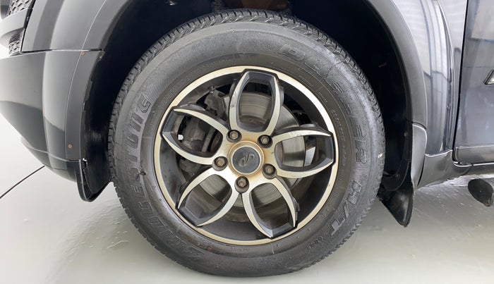 2015 Mahindra XUV500 W6 4X2, Diesel, Manual, 52,208 km, Left Front Wheel